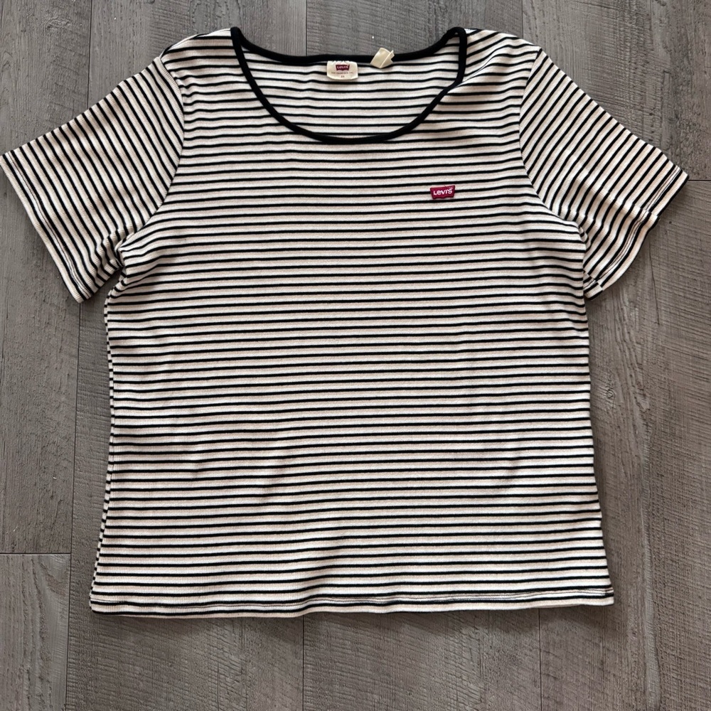 LEVI’S Striped Tee